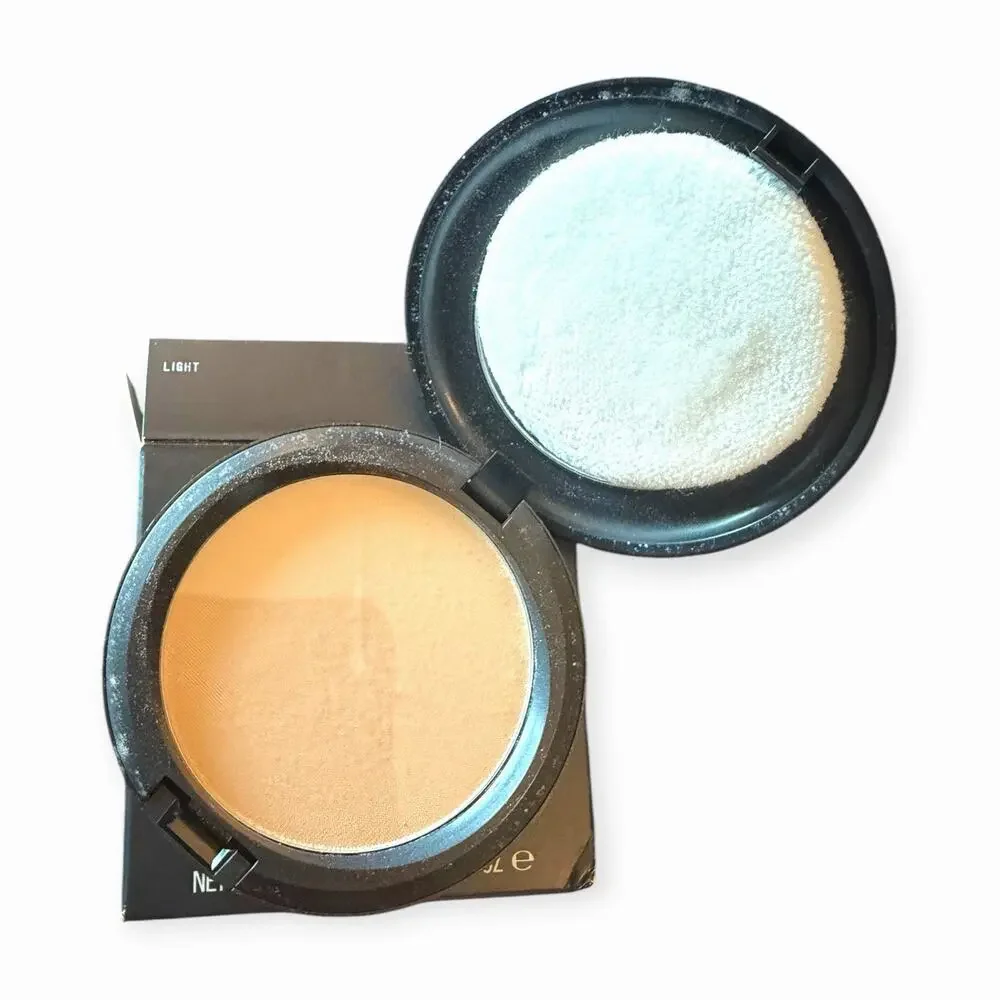 MAC Blot Powder Pressed Compact - Shade: Light - NIB Authentic Read Description